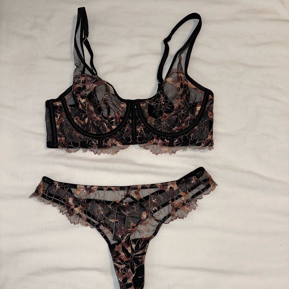 Victorian secret lingerie set